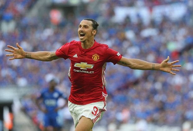 Ibrahimovic ký hợp đồng 2 năm với M.U chứ không phải 1 năm.