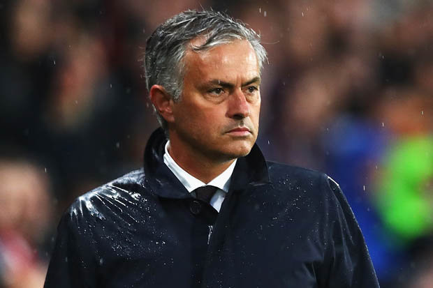Mourinho muốn M.U vô địch Premier League ngay mùa này.
