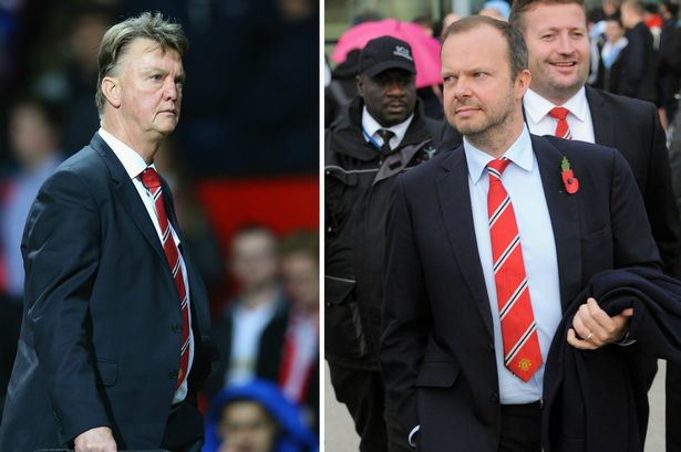 Phó chủ tịch Ed Woodward là người đưa ra thông báo sa thải đối với HLV Van Gaal.