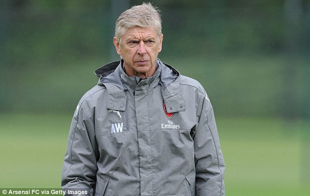 HLV Arsene Wenger không có ý định mua thêm tiền đạo đẳng cấp.
