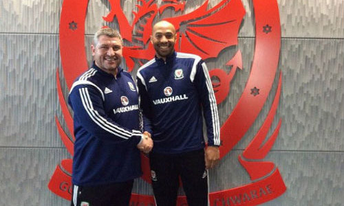 Henry chính thức lấy bằng HLV hạng A.