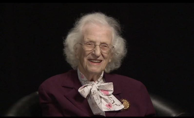 Bà Nancy Grace Roman, Giám đốc đầu tiên của NASA và là người có nhiều đóng góp cho nền thiên văn học thế giới.