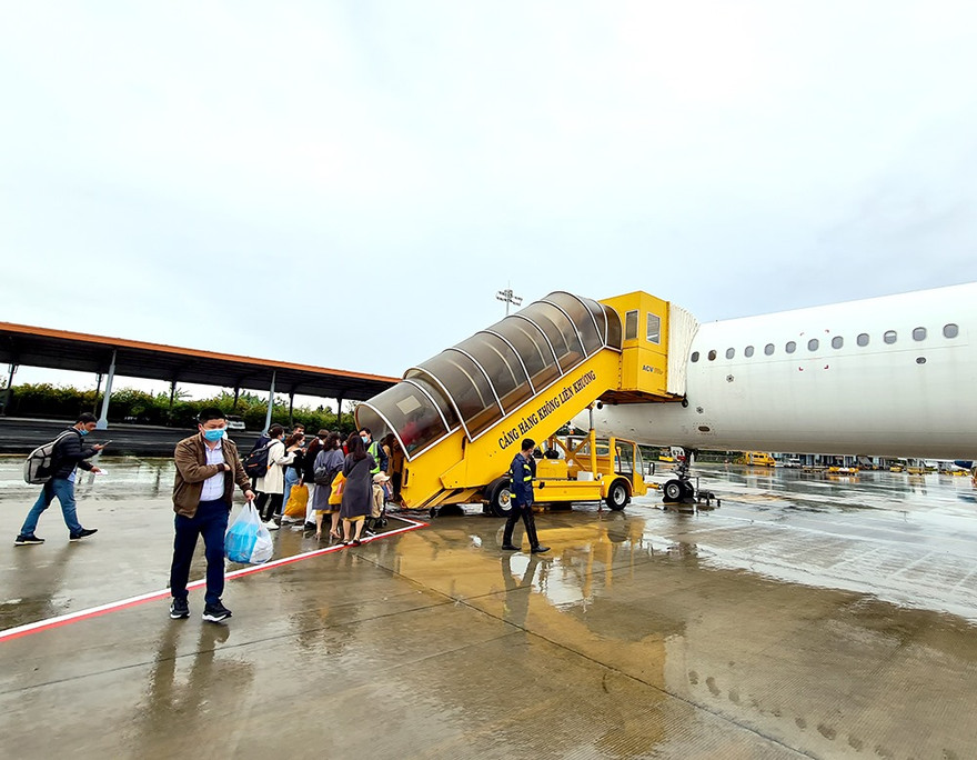 Các hãng hàng không đang bán vé cả những slot chưa được Cục Hàng không chấp thuận trong dịp Tết Nguyên đán Tân Sửu. Ảnh minh hoạ.