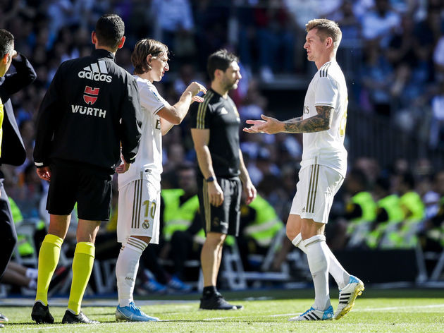 Toni Kroos chấn thương và sẽ phải nghỉ thi đấu 3 tuần.