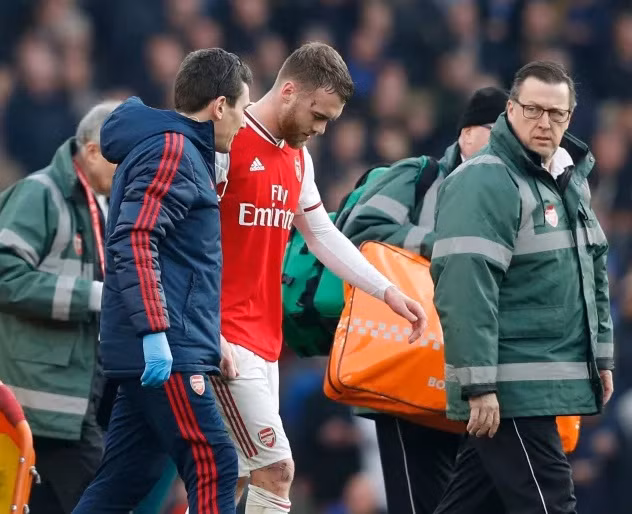 Calum Chambers chấn thương khá nặng và có khả năng nghỉ thi đấu cả tháng.