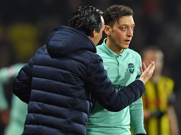 HLV Unai Emery không muốn nhắc tới Mesut Ozil ở thời điểm này.