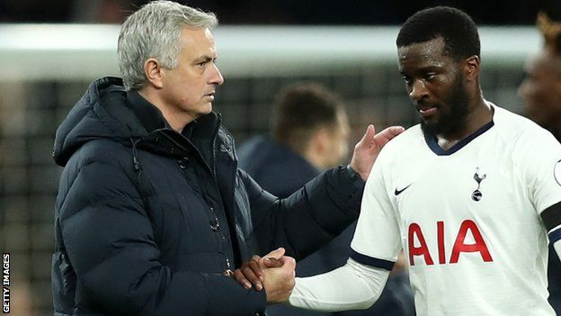Tanguy Ndombele tiếp tục không được trọng dụng dưới thời HLV Jose Mourinho.