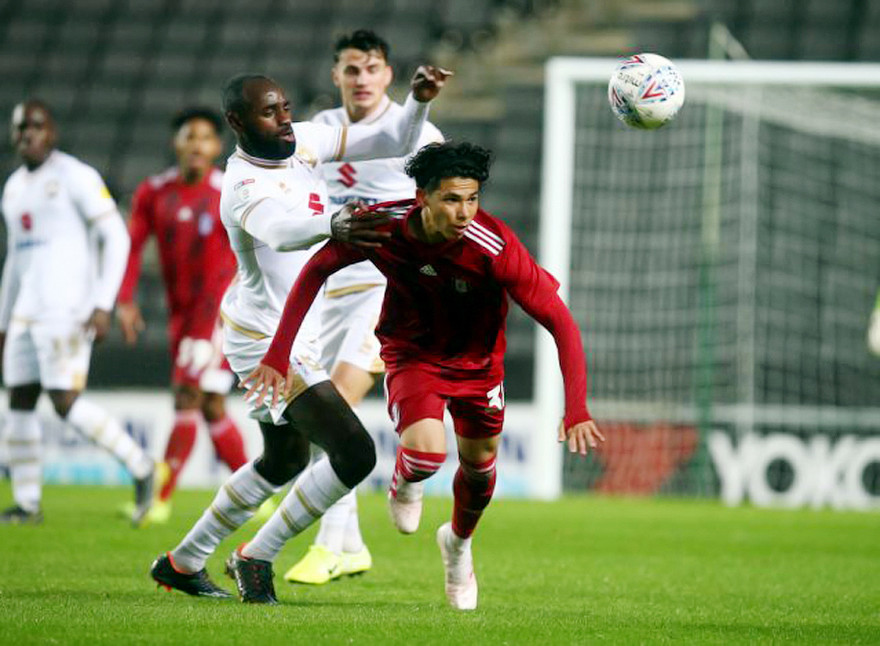 Ben Davis đang gây ấn tượng trong màu áo đội trẻ Fulham.