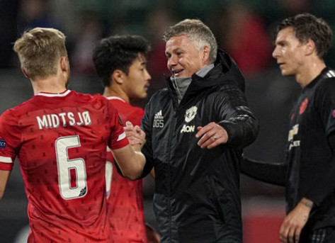 HLV Ole Gunnar Solskjaer hài lòng vì M.U cầm hòa được AZ Alkmaar.