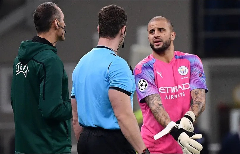 Kyle Walker đã hoàn thành xuất sắc vai trò thủ môn bất đắc dĩ.