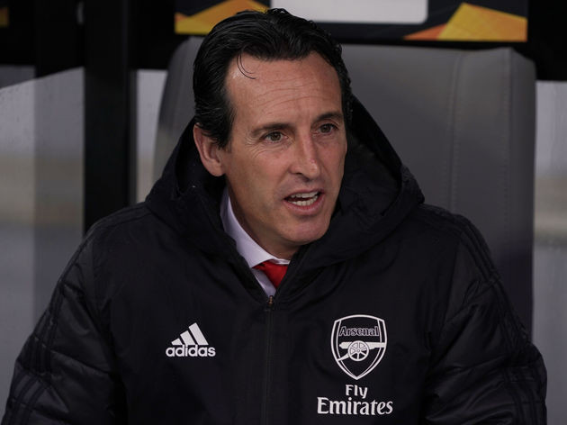 HLV Unai Emery không quan tâm tới những thông tin cho rằng mình chuẩn bị bị sa thải.