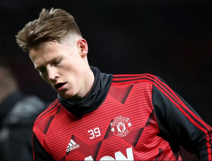 Scott McTominay sẽ nghỉ thi đấu khoảng 1 tháng vì chấn thương đầu gối.