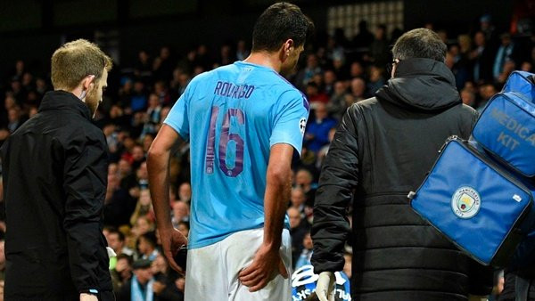 Rodri là cái tên mới nhất gia nhập danh sách chấn thương của Man City.