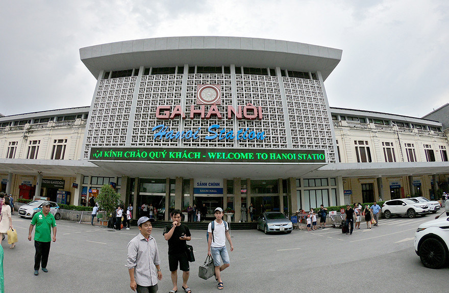 Đường sắt cho phép trả vé tàu qua mạng thay vì khách phải tới tận ga để đổi trực tiếp như hiện nay.