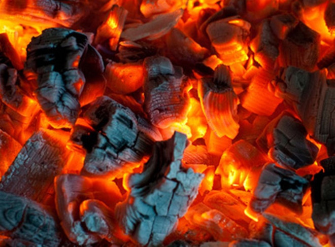 Nam thanh niên hôn mê sâu vì chống rét bằng than củi