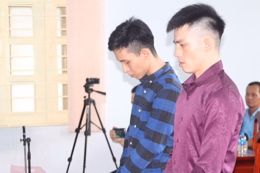 Hai bị cáo tại phiên tòa 