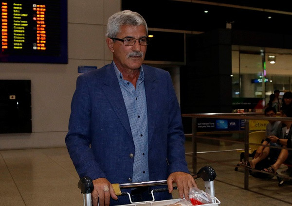 HLV Calisto ra điều kiện để dẫn dắt đội CLB TP HCM.