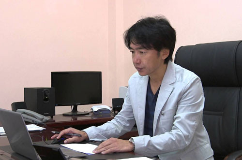 HLV Miura nhận lương khoảng 20.000 USD/tháng tại CLB TP HCM.