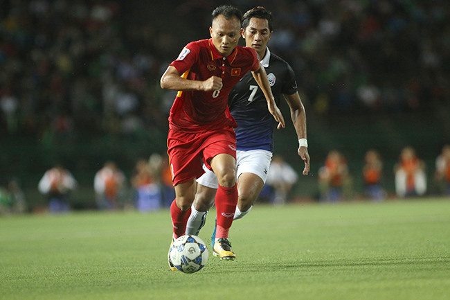 Trọng Hoàng bất ngờ chia tay ĐT Việt Nam vì chấn thương.