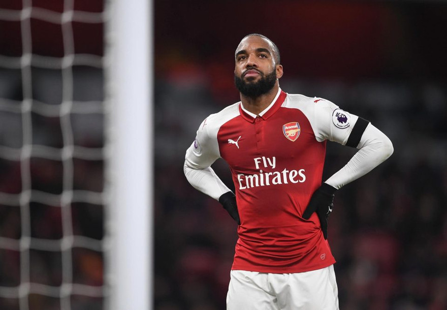 Alexander Lacazette dính chấn thương khá nặng.