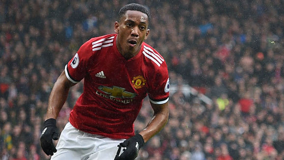 Martial ra yêu sách với HLV Mourinho.