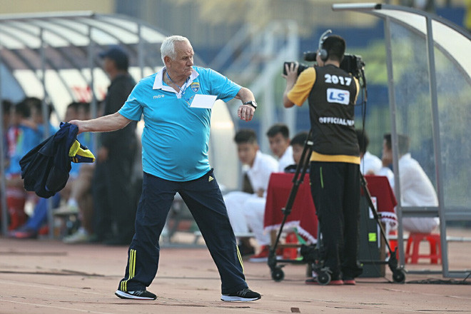 HLV Ljupko Petrovic phát biểu sốc về V.League.