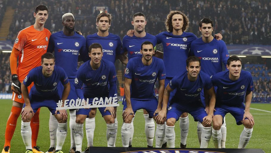 Thủ thành Thibaut Courtois tức giận vì bị đặt điều chống lại HLV Conte.