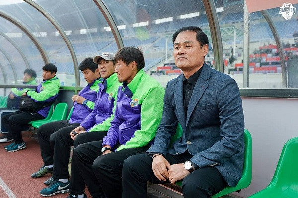 HLV Choi Yun-kyum từng dẫn dắt HAGL trong quá khứ.