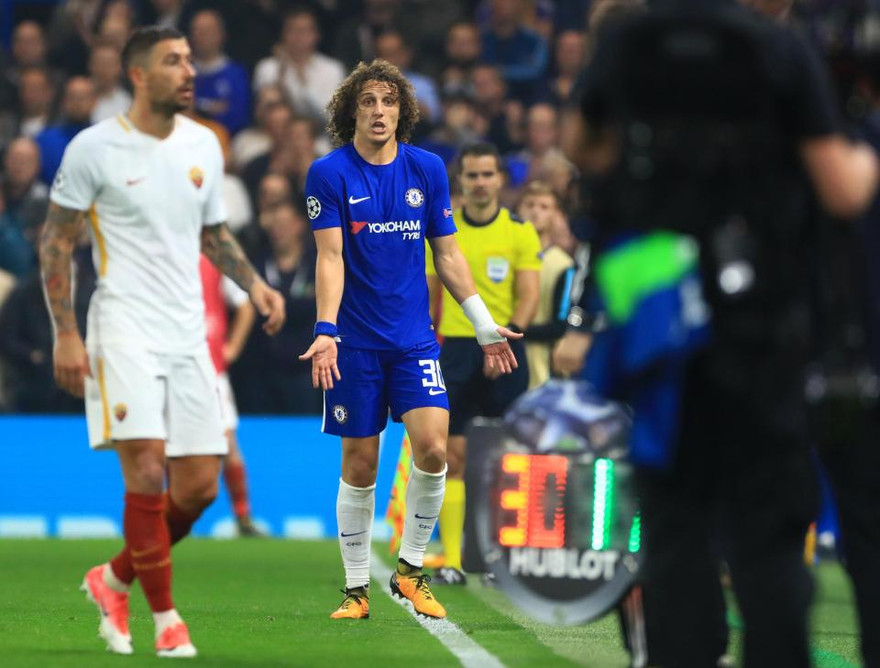 David Luiz dính chấn thương khá nặng ở bắp đùi.