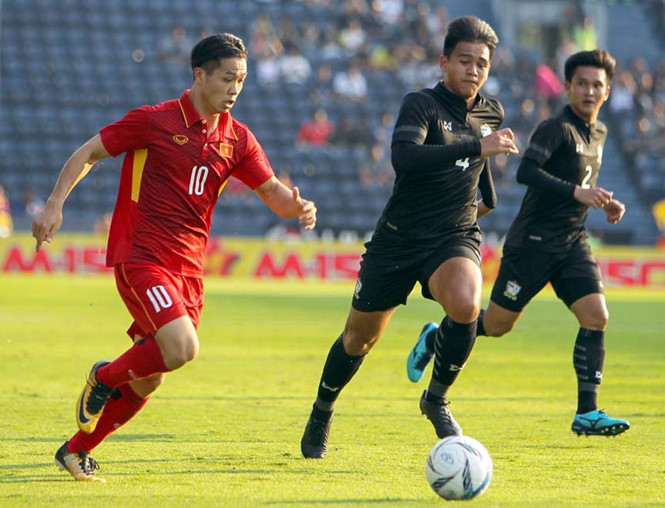 Khó có chuyện CLB Thái Lan sẵn sàng mua Công Phượng với giá 70 tỷ đồng.