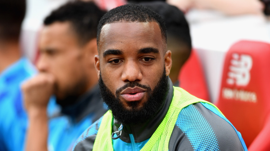 Nếu không có sự quyết đoán của mẹ, Alexandre Lacazette đã thi đấu ở vị trí thủ môn.
