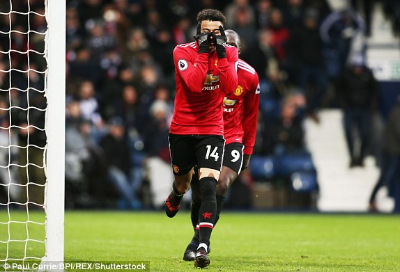 Jesse Lingard ăn mừng bàn thắng cho M.U.