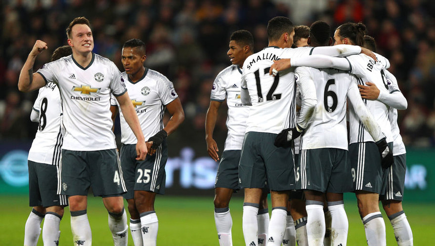 Phil Jones chuẩn bị được M.U gia hạn.