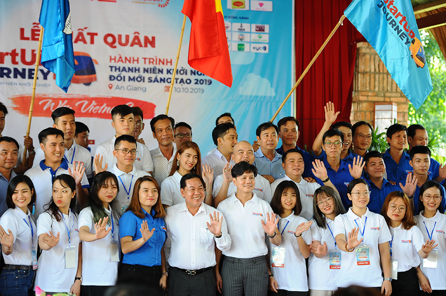 Lễ xuất quân “Hành trình thanh niên khởi nghiệp đổi mới sáng tạo” tại huyện Tịnh Biên, An Giang, ngày 10/10