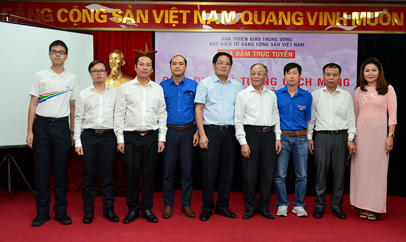 Các đại biểu tham gia buổi tọa đàm trực tuyến: “Giáo dục lý tưởng cách mạng cho thế hệ trẻ hiện nay”.