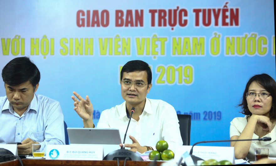 Anh Bùi Quang Huy, Bí thư T.Ư Đoàn, Chủ tịch T.Ư Hội SVVN. T.Ư Hội SVVN chủ trì buổi giao ban trực tuyến. Ảnh: Bảo Anh
