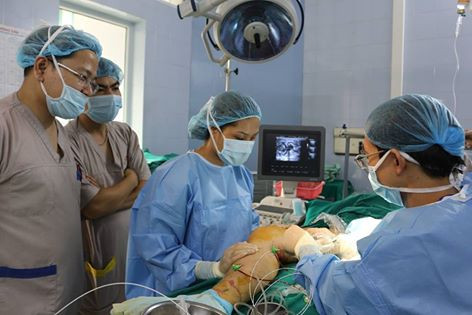 Hai bệnh nhân được can thiệp tĩnh mạch chi dưới tại Trung tâm tim mạch, Bệnh viện E cách đây 3 ngày, đã phục hồi tốt, không biến chứng và đã được xuất viện.