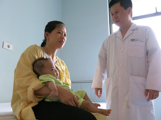 Bé D.L hồi phục sức khỏe sau ca mổ phức tạp