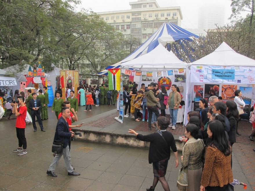 Nếu như các năm trước, các hoạt động nhân ngày Quốc tế Pháp ngữ được tổ chức rải rác tại các trường đại học, năm nay lần đầu tiên nó sẽ được tổ chức qui mô và phong phú tại khu vực Tượng đài Lý Thái Tổ. Ảnh minh họa