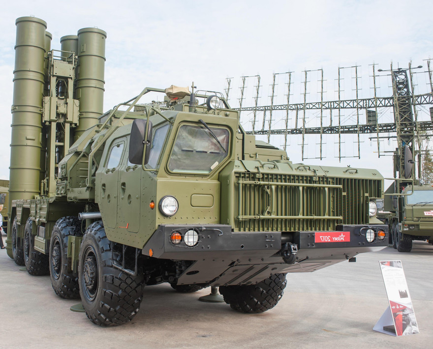 Hệ thống phòng thủ tên lửa S-400 của Nga
