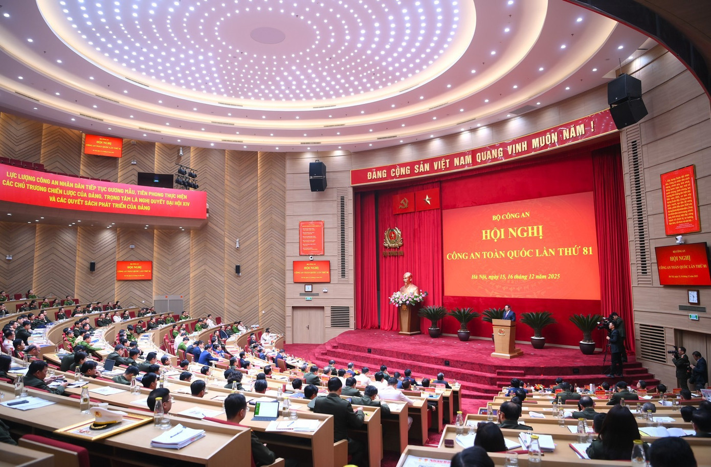 Toàn cảnh Hội nghị.