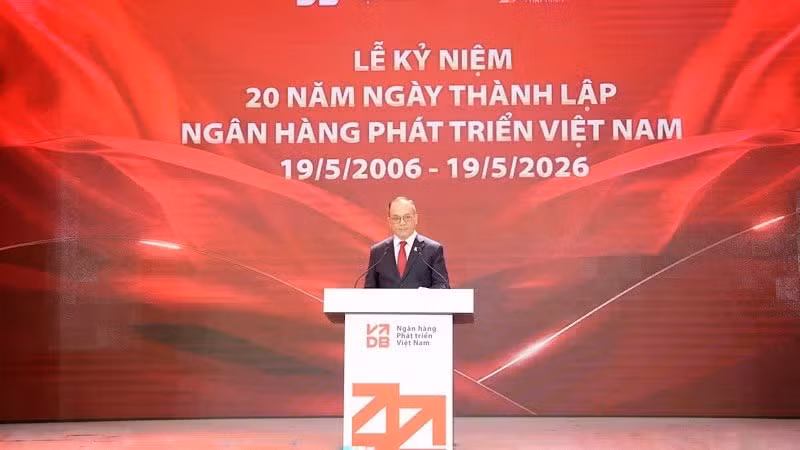 Chủ tịch Hội đồng quản trị VDB Lê Văn Hoan phát biểu khai mạc buổi lễ.
