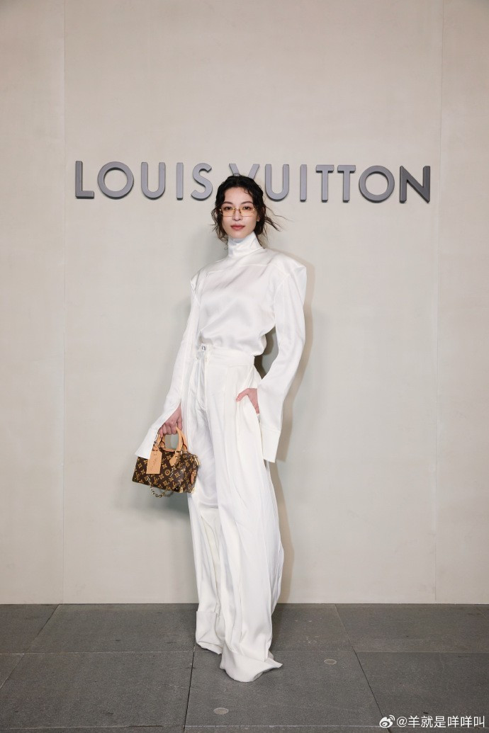 louis-vuitton-beijing-chung-so-hy-sx.jpg