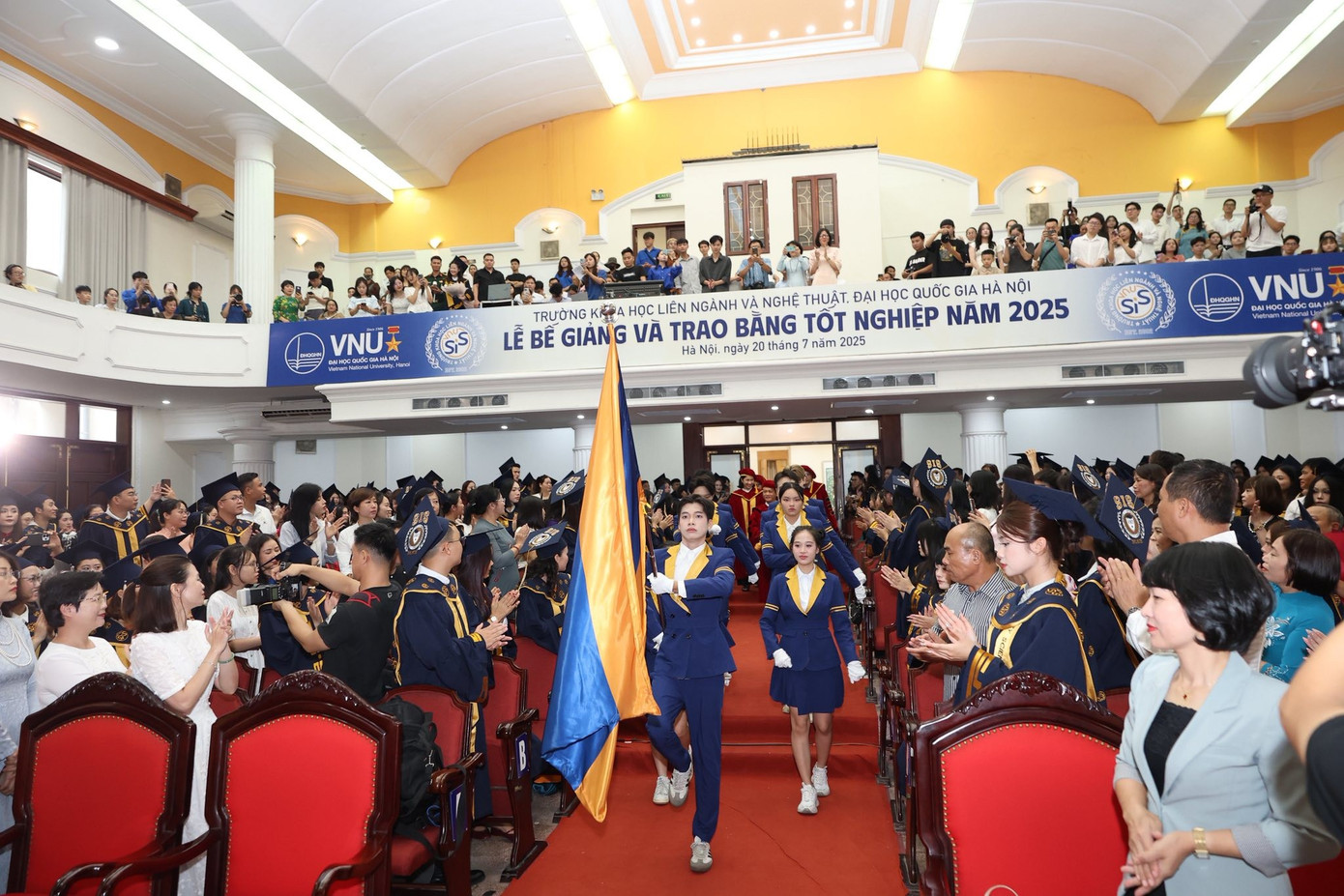 sis-vnu-be-giang-2025-ruoc-co.jpg