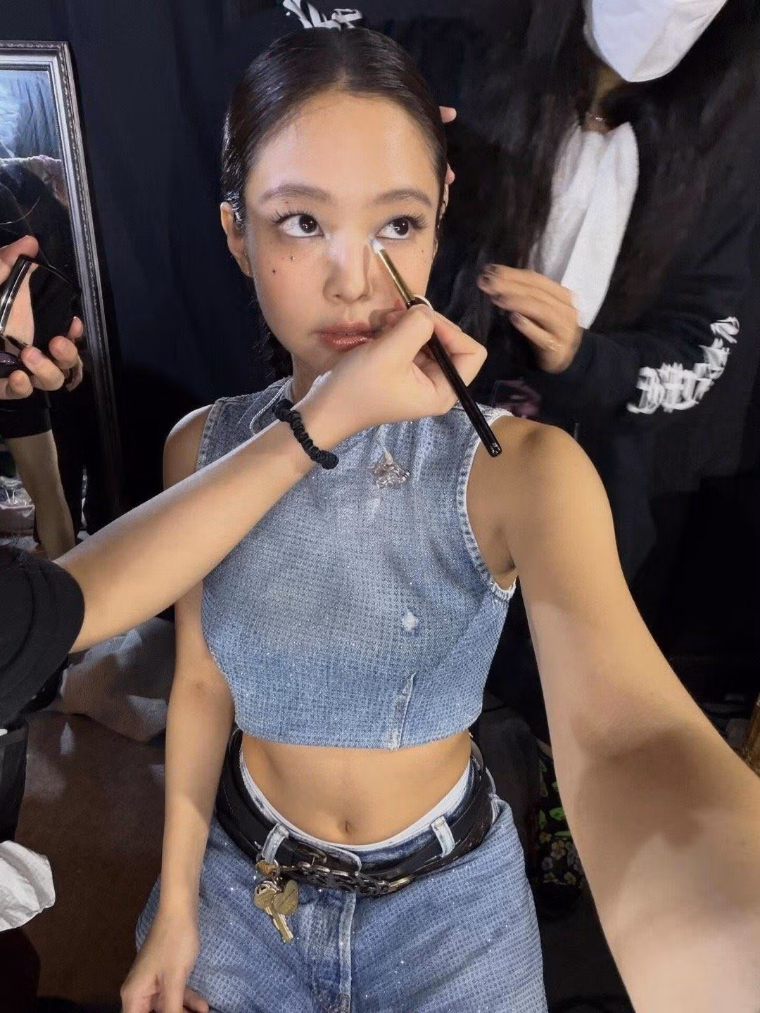 deadline-blackpink-solo-jennie-makeup.jpg
