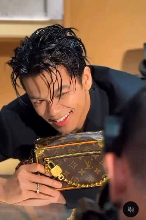 louis-vuitton-100426-9.png