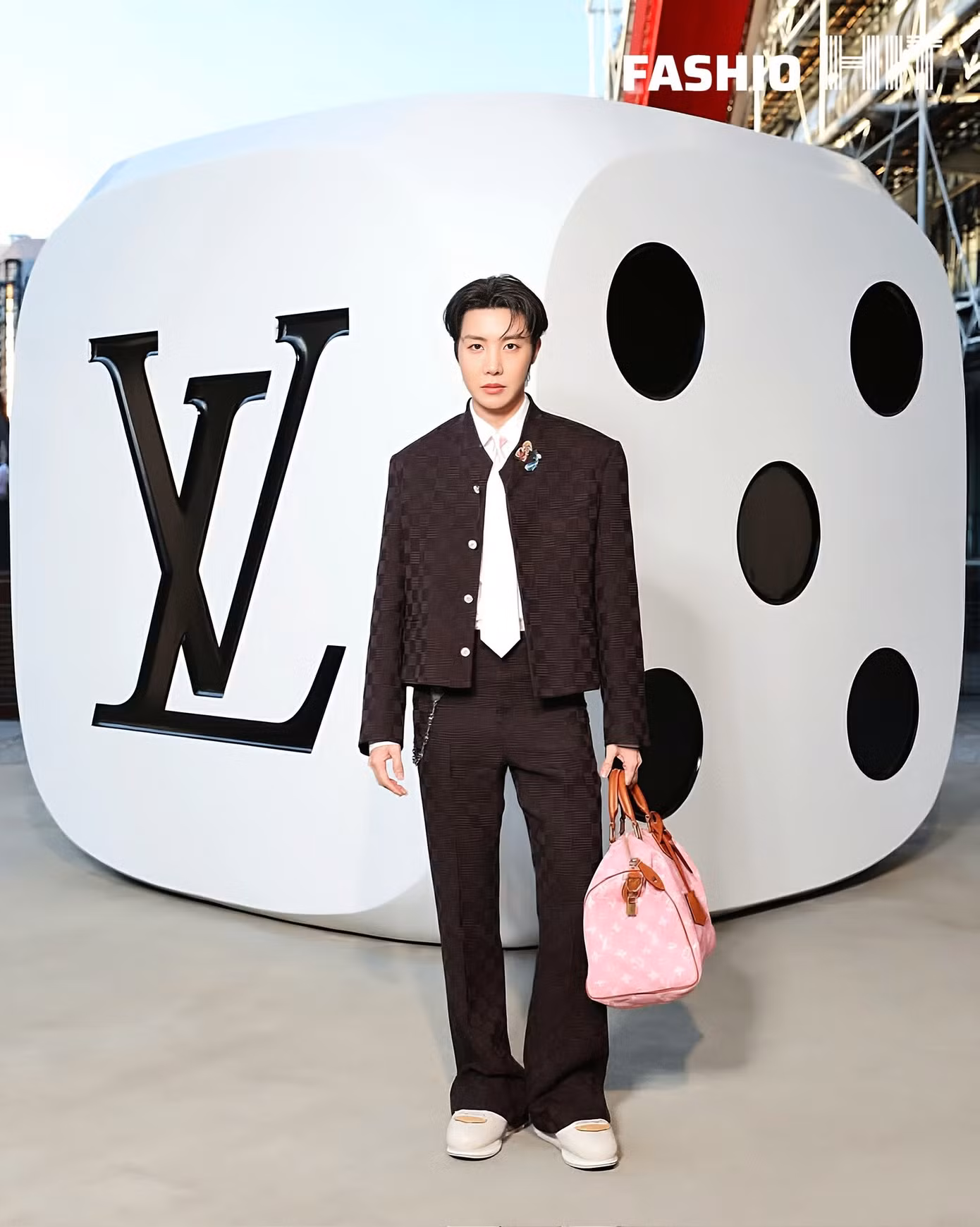 louis-vuitton-year-end-2025-hieuthuhai-jhope-bts.jpg