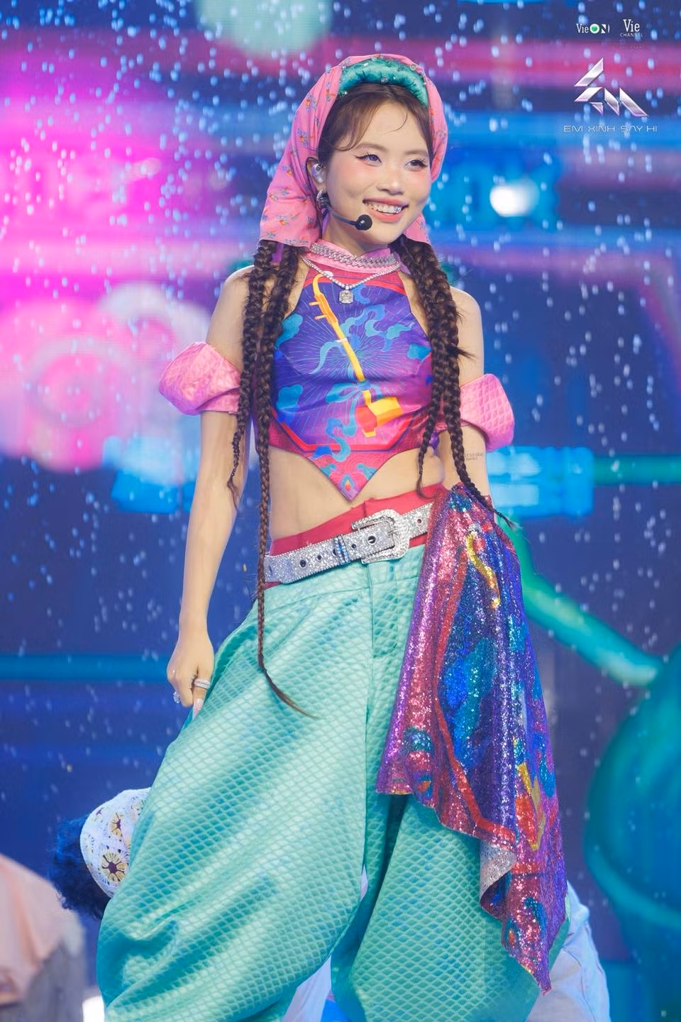 em-xinh-say-hi-live-stage-4-duyen-phuong-my-chi-lam-bao-ngoc.jpg