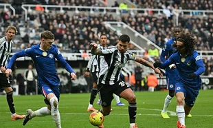Chelsea thoát thua trên sân Newcastle 
