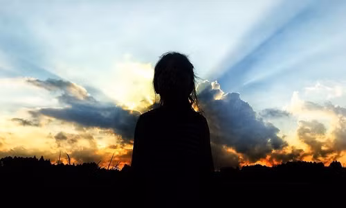 6 việc bạn nên làm vào ban đêm nếu muốn thức dậy với tâm trạng hạnh phúc hơn vào buổi sáng